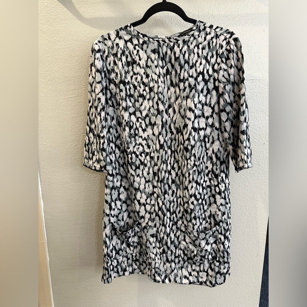 3 for $10. Banana Republic Monochrome Patterned Tunic